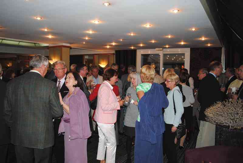 05_DSC_0107 (Sommier).jpg - ... avant l'apéritif...